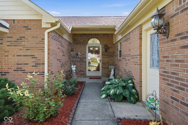 5747 Cross Bridge Way, Plainfield, IN 46168