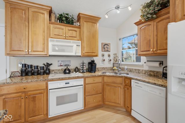 5747 Cross Bridge Way, Plainfield, IN 46168
