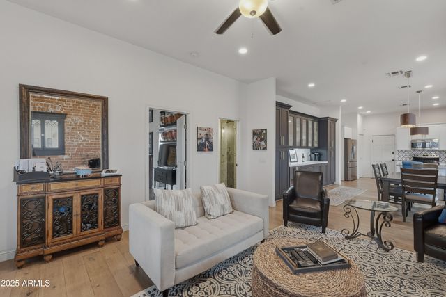 1034 E MCKINLEY Street, Phoenix, AZ 85006