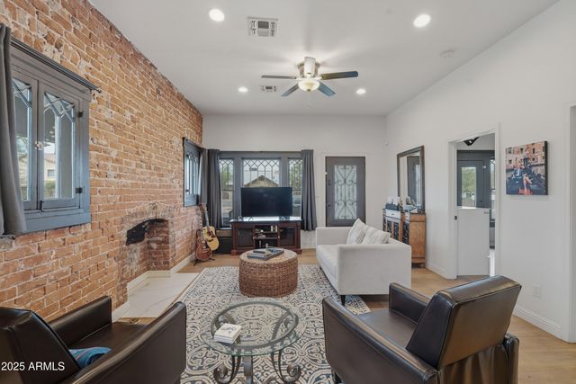 1034 E MCKINLEY Street, Phoenix, AZ 85006