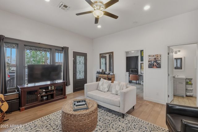 1034 E MCKINLEY Street, Phoenix, AZ 85006