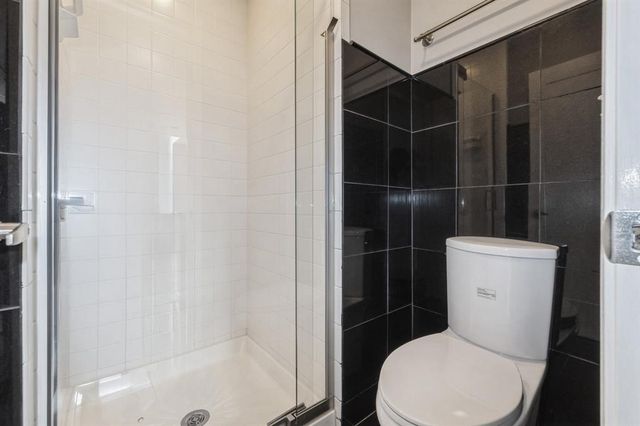 2405 81st Circle, Urbandale, IA 50322