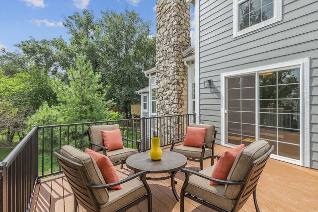 2405 81st Circle, Urbandale, IA 50322