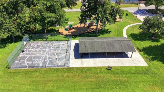 10707 Hillside Drive, Montgomery, TX 77356