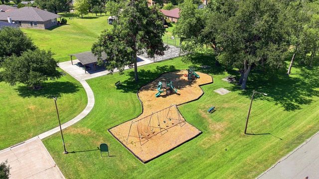 10707 Hillside Drive, Montgomery, TX 77356