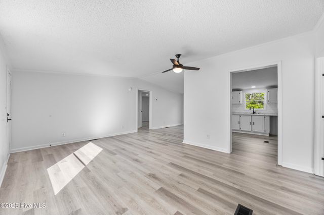 410 Pond View Lane, Hampstead, NC 28443