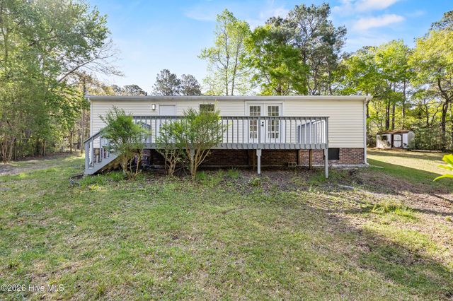 410 Pond View Lane, Hampstead, NC 28443