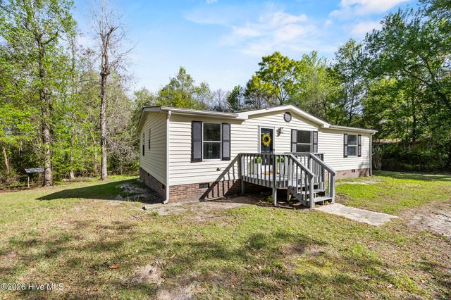 410 Pond View Lane, Hampstead, NC 28443