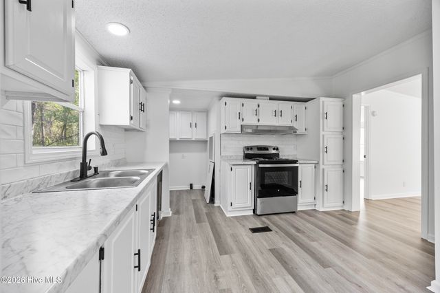 410 Pond View Lane, Hampstead, NC 28443