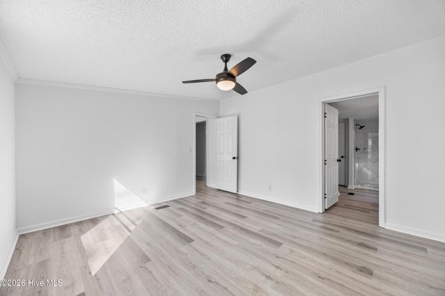410 Pond View Lane, Hampstead, NC 28443