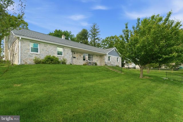 642 KNOLL DR, Lansdale, PA 19446