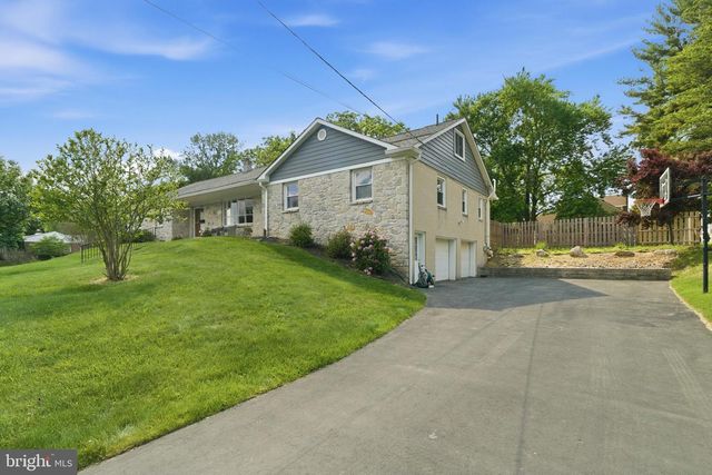 642 KNOLL DR, Lansdale, PA 19446