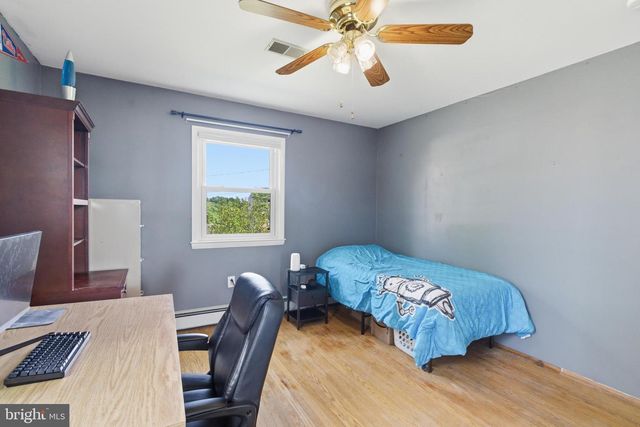 642 KNOLL DR, Lansdale, PA 19446