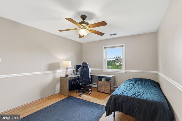 642 KNOLL DR, Lansdale, PA 19446