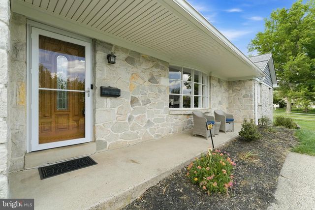 642 KNOLL DR, Lansdale, PA 19446