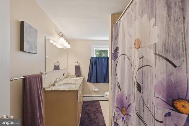 642 KNOLL DR, Lansdale, PA 19446