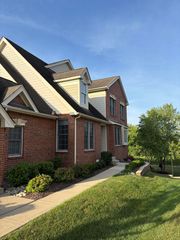 17 Harborside Way, Hawthorn Woods, IL 60047
