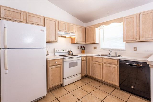 24 ROLLER LANE, Palm Coast, FL 32164