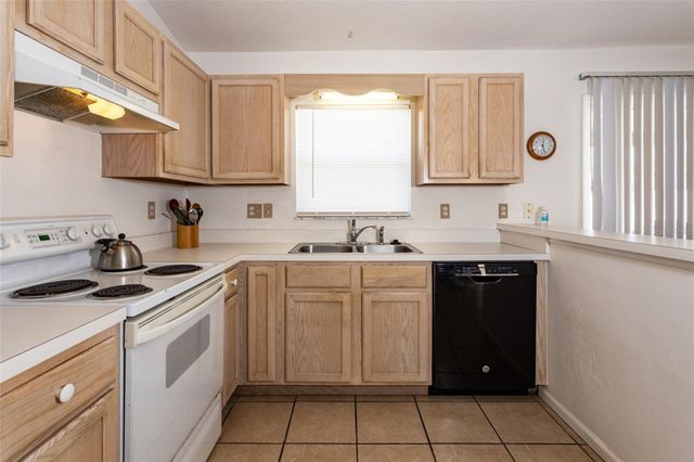 24 ROLLER LANE, Palm Coast, FL 32164