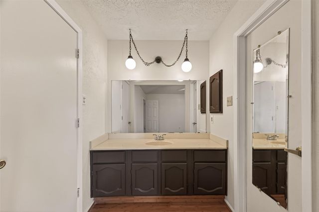 2905 Park Shadow Lane, Deer Park, TX 77536