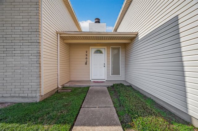 2905 Park Shadow Lane, Deer Park, TX 77536