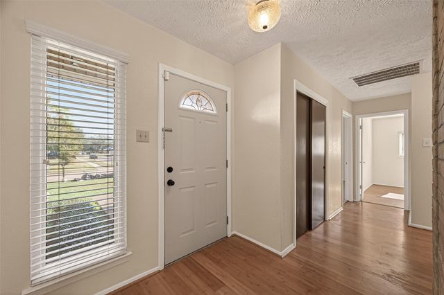 2905 Park Shadow Lane, Deer Park, TX 77536