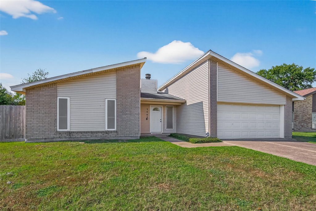 2905 Park Shadow Lane, Deer Park, TX 77536