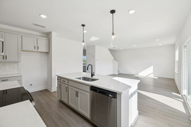 116 Dahlia Dr, La Vergne, TN 37086