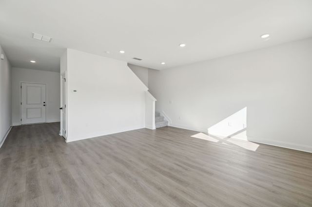 116 Dahlia Dr, La Vergne, TN 37086