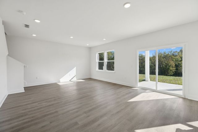 116 Dahlia Dr, La Vergne, TN 37086