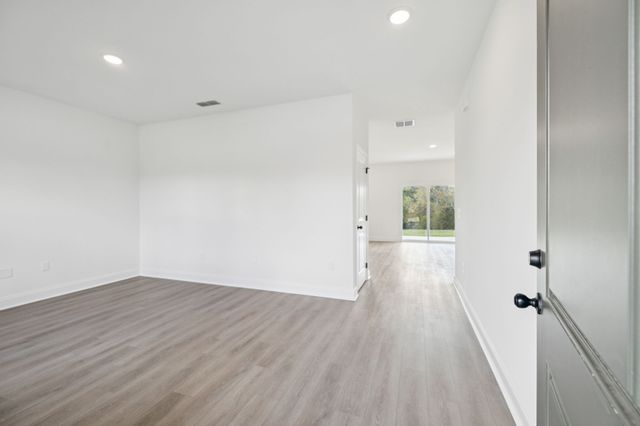 116 Dahlia Dr, La Vergne, TN 37086