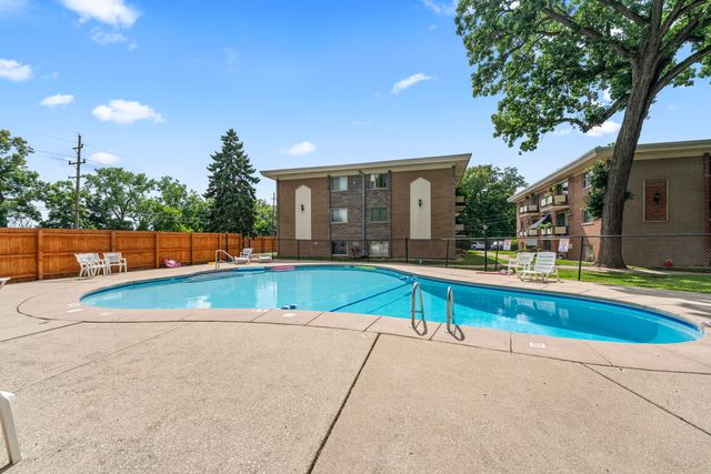 7408 W 111th Street 309, Worth, IL 60482