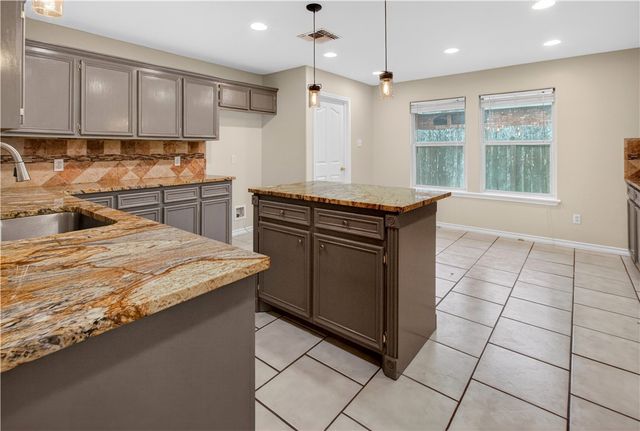 3125 Bourgogre Dr, Corpus Christi, TX 78414