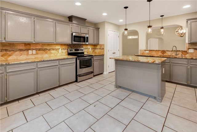 3125 Bourgogre Dr, Corpus Christi, TX 78414