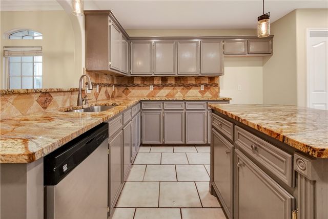 3125 Bourgogre Dr, Corpus Christi, TX 78414