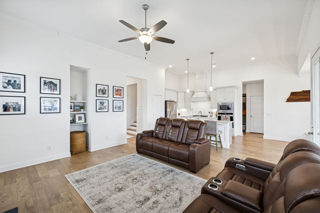6407 Desmond Ave, Murfreesboro, TN 37128