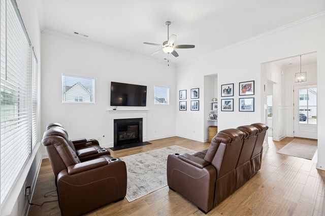 6407 Desmond Ave, Murfreesboro, TN 37128