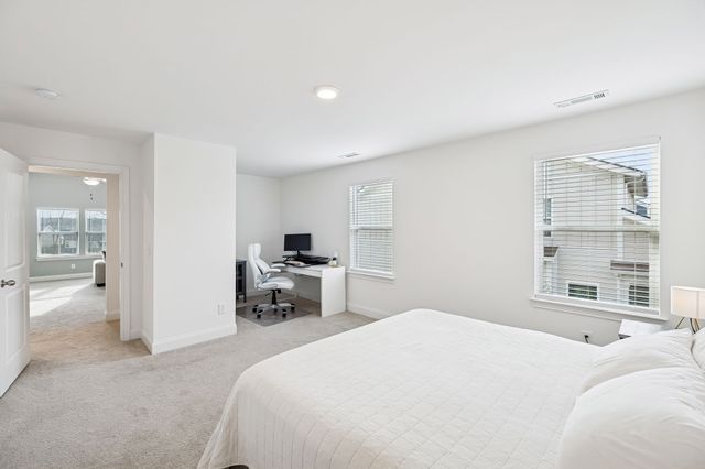 6407 Desmond Ave, Murfreesboro, TN 37128