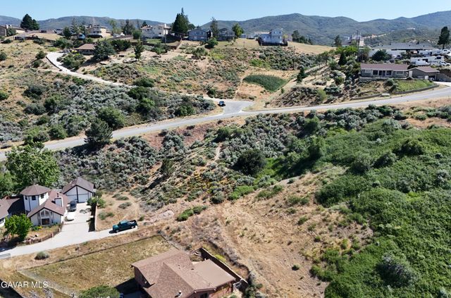 Montello Drive, Lake Hughes, CA 93532