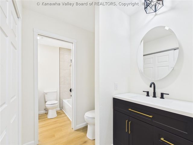 903 Valley View Drive, South Charleston, WV 25309