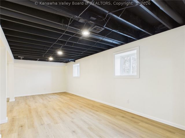 903 Valley View Drive, South Charleston, WV 25309