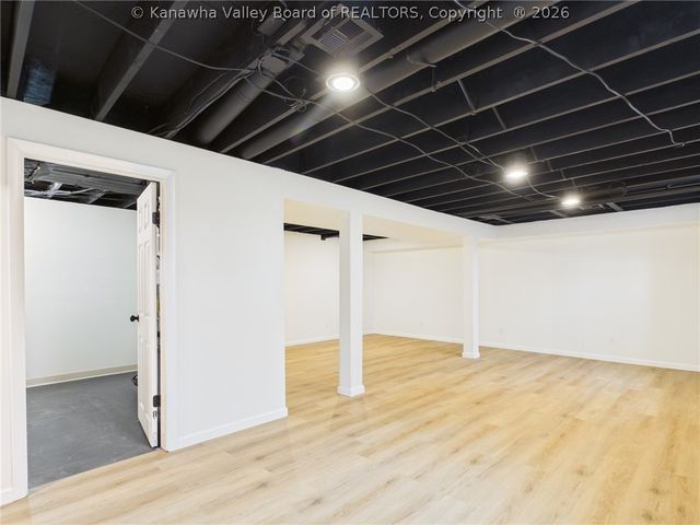 903 Valley View Drive, South Charleston, WV 25309