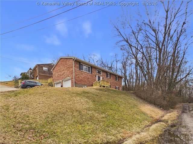 903 Valley View Drive, South Charleston, WV 25309