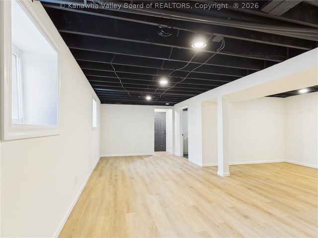 903 Valley View Drive, South Charleston, WV 25309