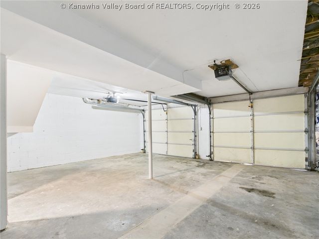 903 Valley View Drive, South Charleston, WV 25309