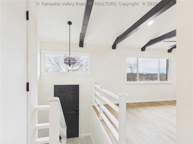 903 Valley View Drive, South Charleston, WV 25309