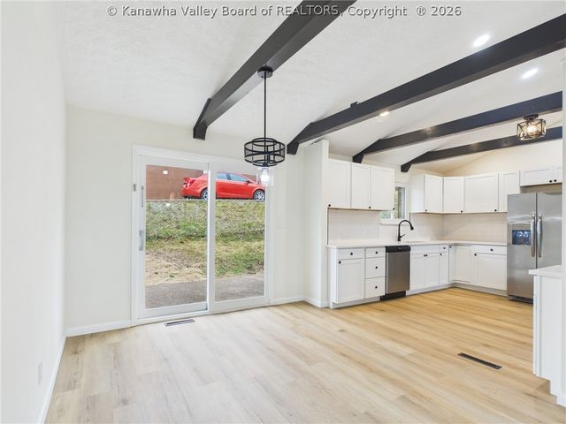 903 Valley View Drive, South Charleston, WV 25309