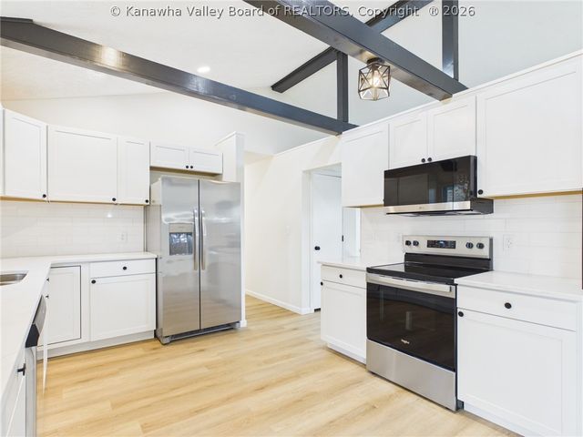 903 Valley View Drive, South Charleston, WV 25309