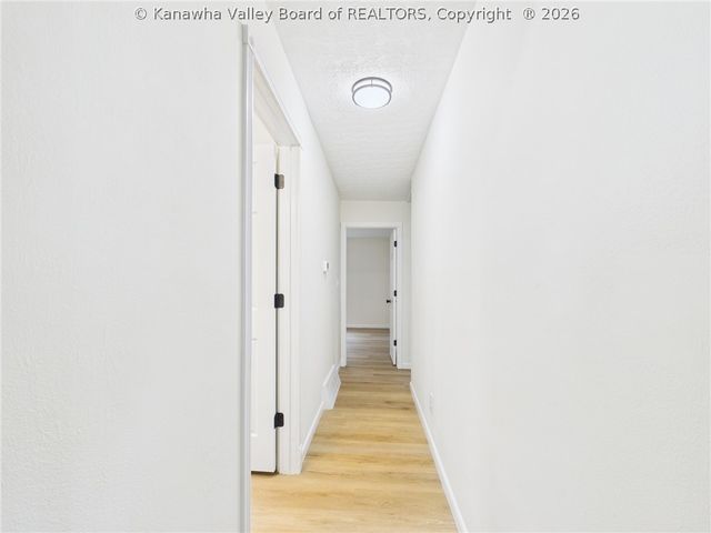 903 Valley View Drive, South Charleston, WV 25309