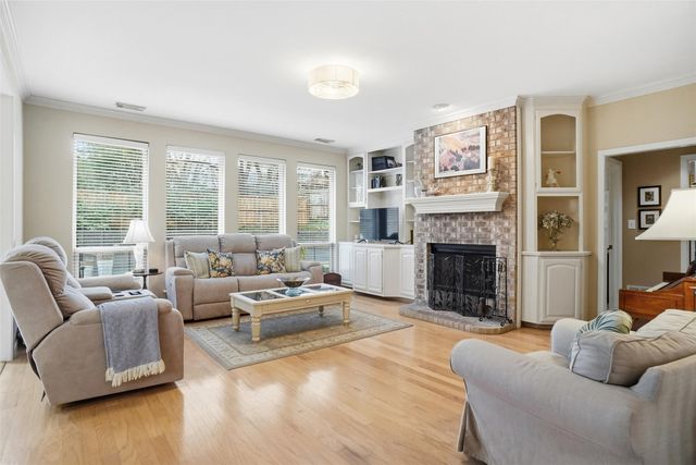 1013 Glen Chester Drive, Flower Mound, TX 75022